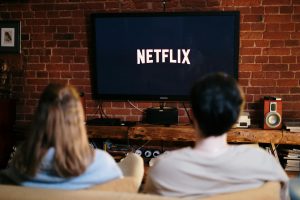 Comment les séries télévisées révolutionnent l&rsquo;apprentissage des langues étrangères